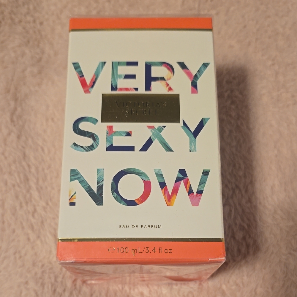 BNWT Victoria's Secret Very Sexy Now Perfume